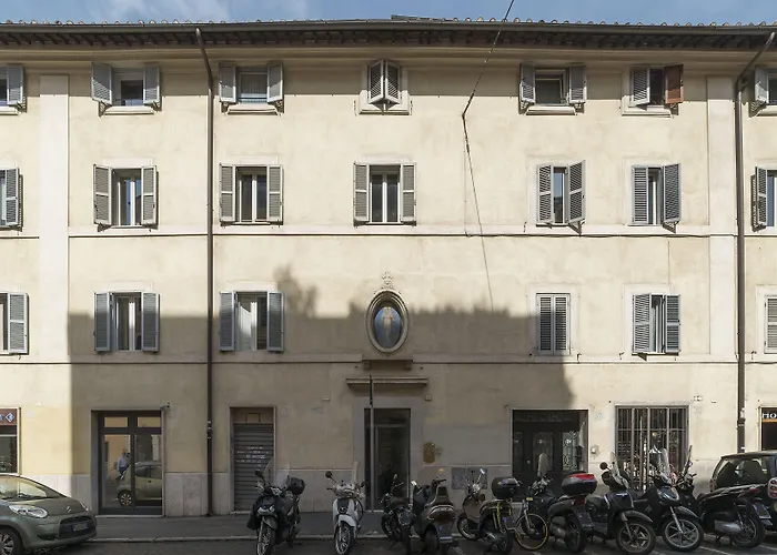 Guesthost - Colosseo Modern